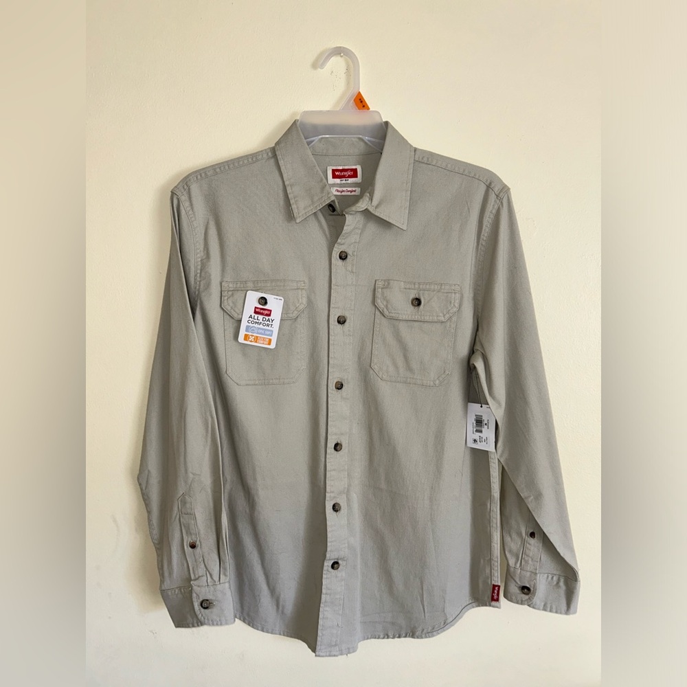 Tan men's Wrangler button down size Medium